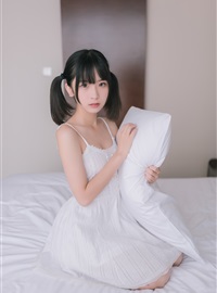 Rabbit play picture white dress double ponytail(13)
